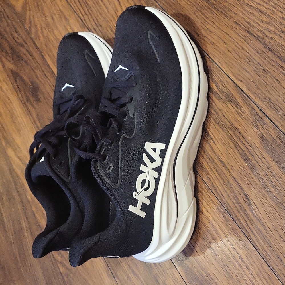 Hoka W Clifton Women's Sneakers Black/White 8.5B NWT - Picture 6 of 10